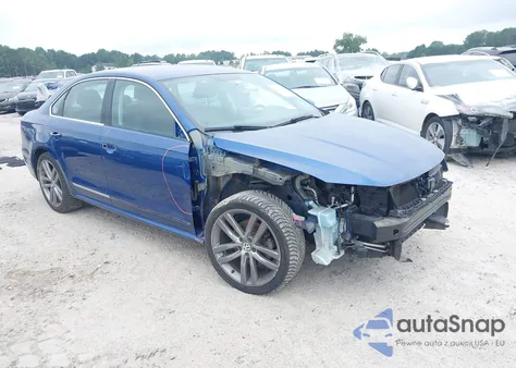 2017 Volkswagen Passat R-Line z USA, uszkodzony, nr VIN 1VWDT7A38HC038206